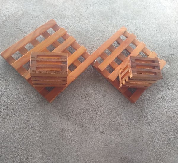 Painel com 2 cachopôs para jardim vertical